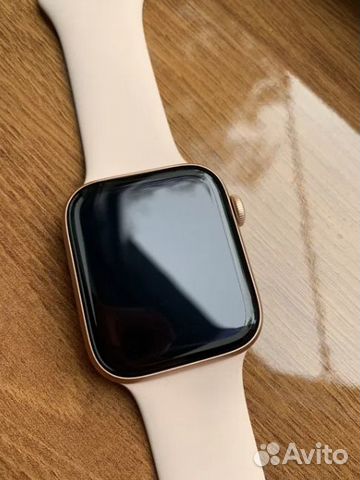 Apple Watch Series 5 44 Gold