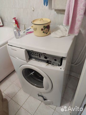 Стиральная машина Electrolux EWF 1028 Стиральная машина Electrolux EWF 1028