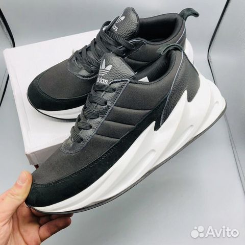 Кроссовки Adidas Sharks чёрные - белые Кроссовки Adidas Sharks чёрные - белые