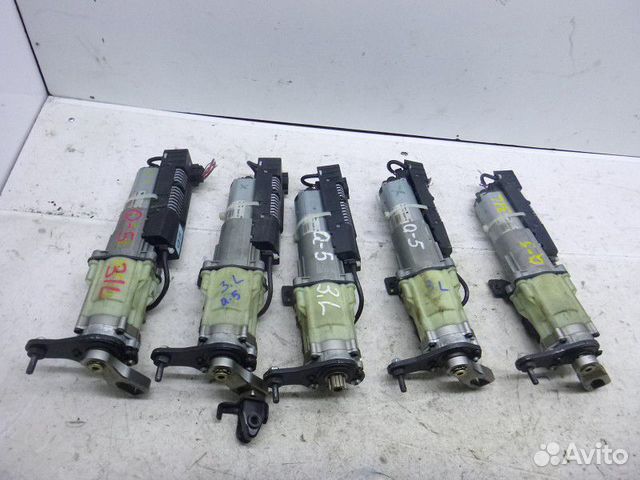 Механизм подъема двери багажника audi Q5 2008