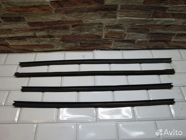 Молдинг стекла двери Hyundai Solaris 2010-2014