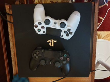 Sony Playstation 4 pro (PS4 1tb)