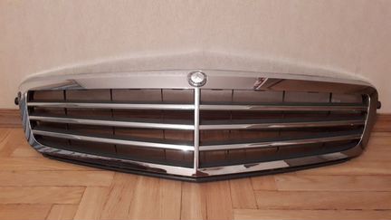 Новая оригинальная решетка мерседес c класс w204