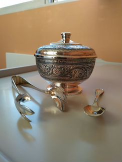 Сахарница серебряная с щипцами