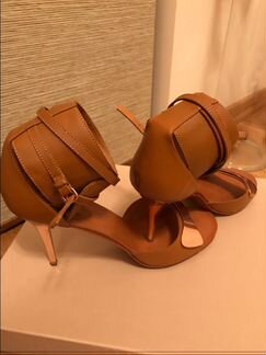 Коричневые кожаные босоножки Uterque