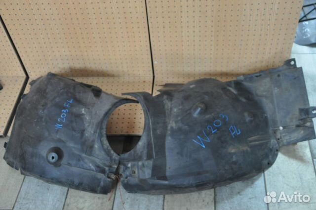 Подкрылок передний левый mercedes-benz C-class W