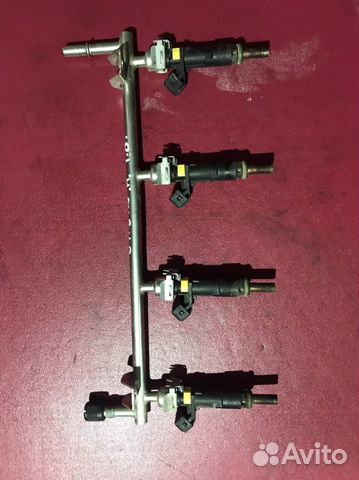 Топливная рампа Opel Astra H 1.8