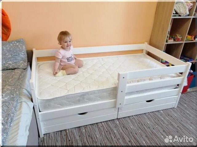 Детская кровать 150х80 с бортиками и с ящиками