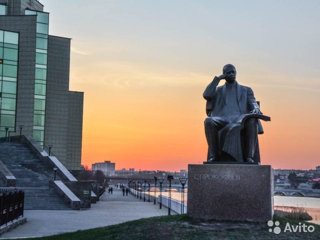 памятник прокофьеву в москве