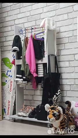 Напольная вешалка для одежды