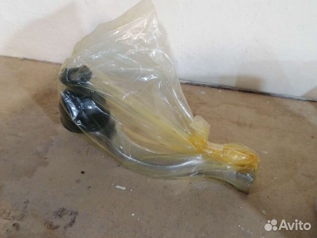 Рулевой наконечник лев. L200