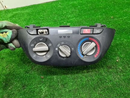 Блок управления отопителем Toyota RAV4 20
