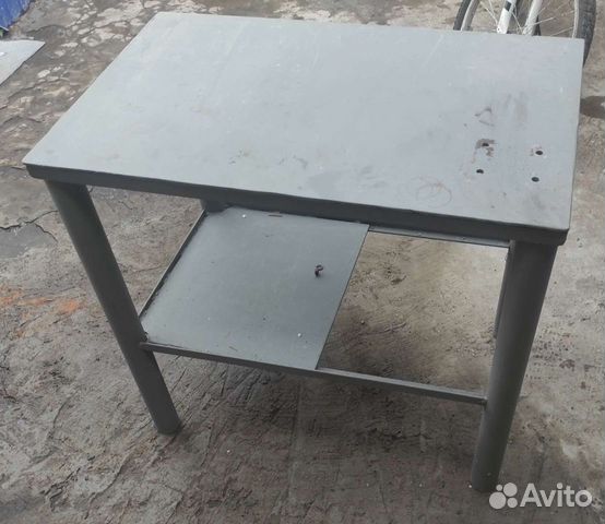 Металлический стол для мастерской
