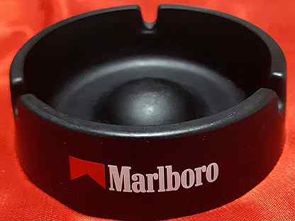 Пепельница мальборо красная. Пепельница marlboro. Пепельница большая мальборо. Пепельница мальборо итальянская. Пепельница мальборо.