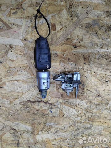 Личинки с ключом Ford focus 3