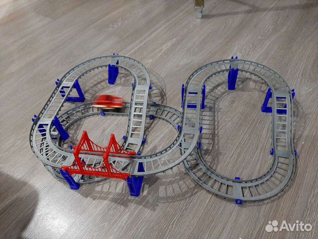 Автотрек с машинкой(на батарейках)