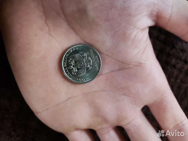 Монета 5 рубл 2018 года бракованная