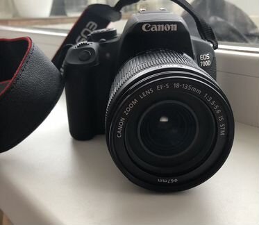Canon EOS 700D Kit 18-135 IS STM Black
