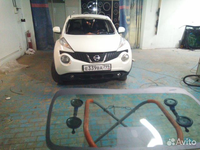 Лобовое стекло Ниссан Жук Nissan Juke
