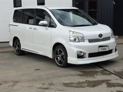 Toyota Voxy 2.0 CVT, 2012, 79 000 км