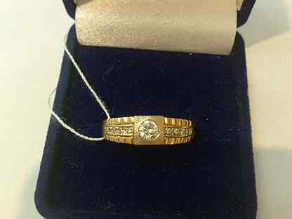 Золотой перстень с камнями 3.11 гр
