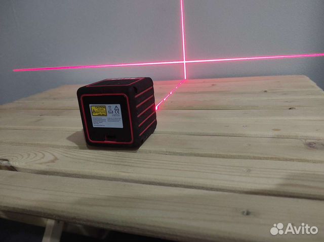 Лазерный уровень ada cube