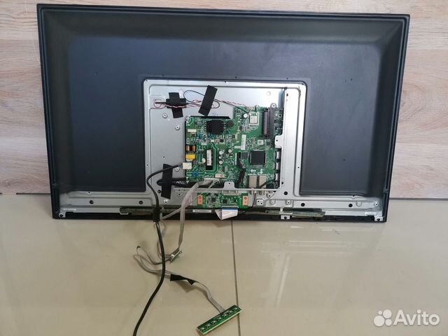 Телевизор Dexp H32F8100Q (Разбор)(По запчастям)