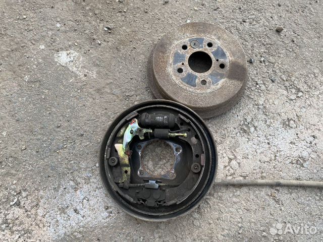 Тормозной механизм задний правый Toyota RAV4 XA20