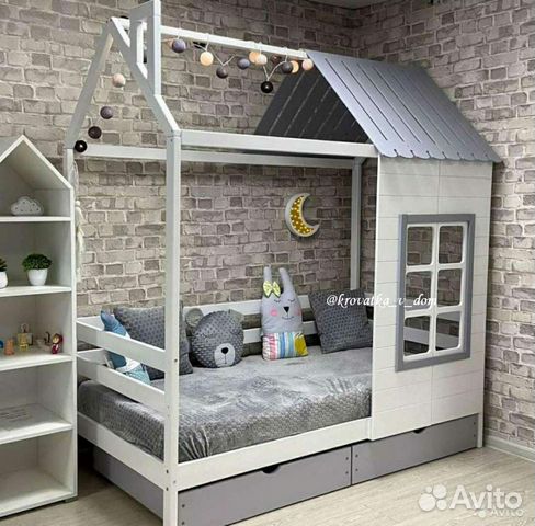 Детская кровать домик в наличии