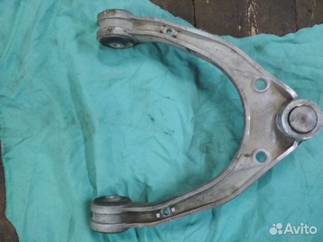 Рычаг подвески передний верхний 7L0407021B