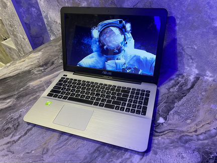 Asus x555 (Core i7 6gn/GT940/SSD 240/Ram 12gb)