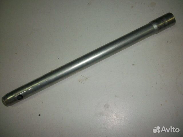 Ключ свечной на16 с магнитом для иномарок, длинный