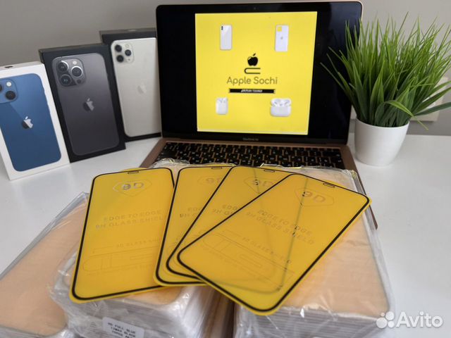 Защитные стекла для iPhone (все модели)