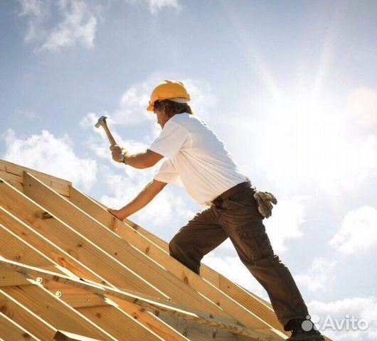 Помощник кровельщика и бригада