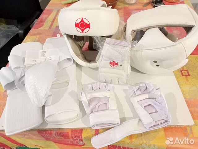 Шлем, перчатки,защита ног и т.д