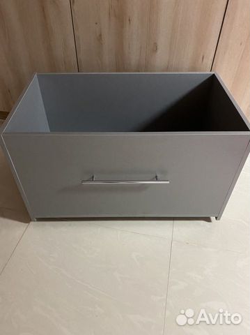 Ящик на колесиках