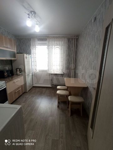 2-к. квартира, 52 м², 1/9 эт.