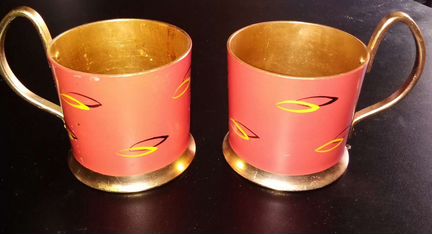 Подстаканники и сахарница