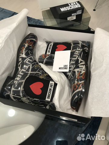 Новые для дождливой погоды love moschino 40/41