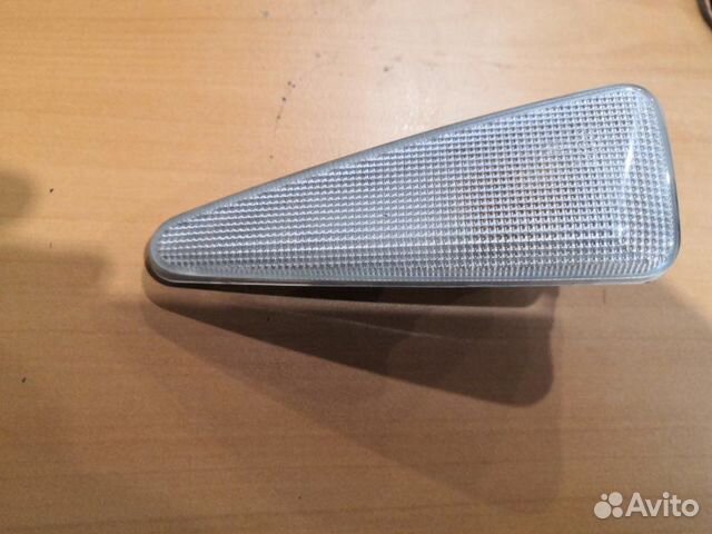 Повторитель поворота в крыло передний правый Dacia