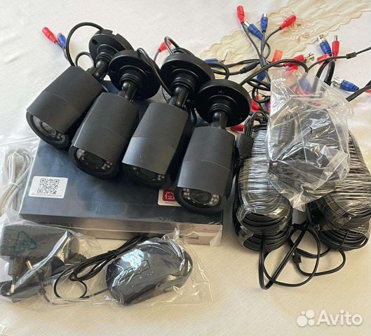 Комплект видеонаблюдения 4 камеры новые