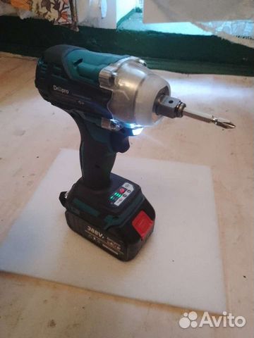 Гайковерт с отверстием под биту бесщеточный 2 акб