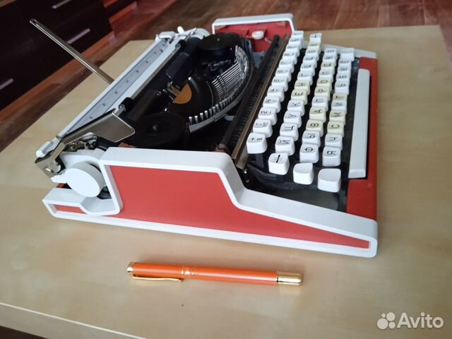 Печатная пишущая машинка