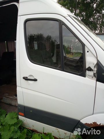 Mersedes sprinter дверь правая