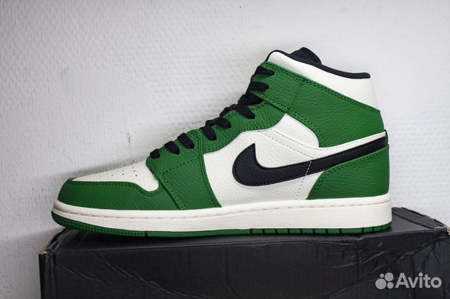 Nike Air Jordan 1 Mid 'Pine Green'