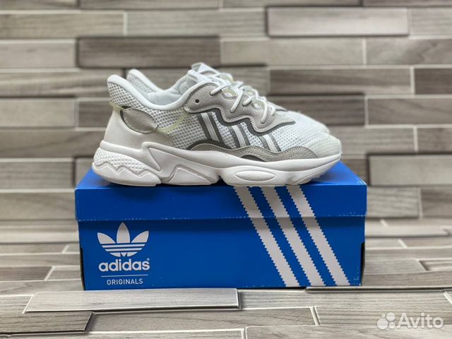 Кроссовки adidas ozweego