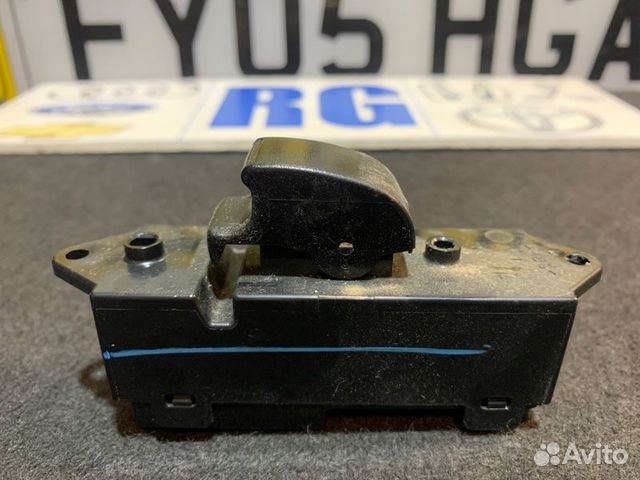 Кнопка стеклоподъемника задняя левая Mitsubishi