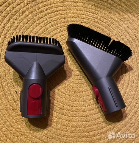 Dyson V8 щетки-насадки и держатель для насадок