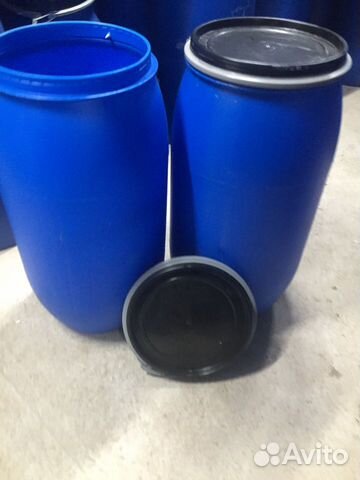 Бочка пластиковая с крышкой на 167л