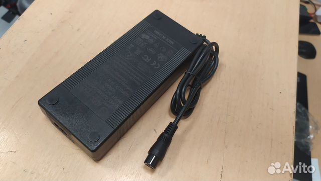 Зарядное устройство для электросамоката M4 Kugoo